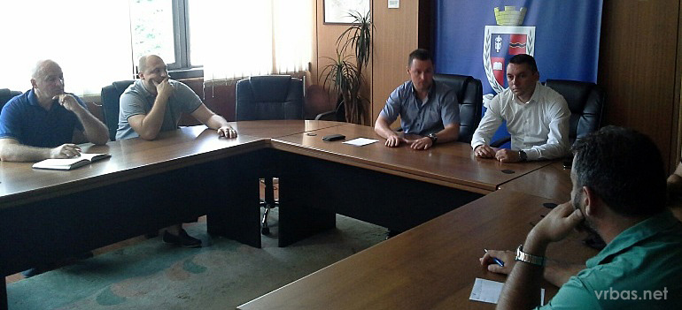 Sastanak rukovodioca sindikata JP "Vrbas" i predsednika i zamenika predsednika opštine Vrbas